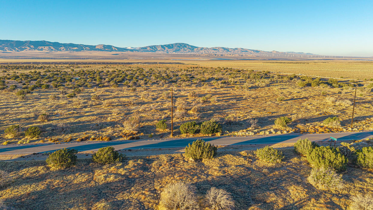 9.77 Acres Lancaster, Los Angeles County, CA (Power)