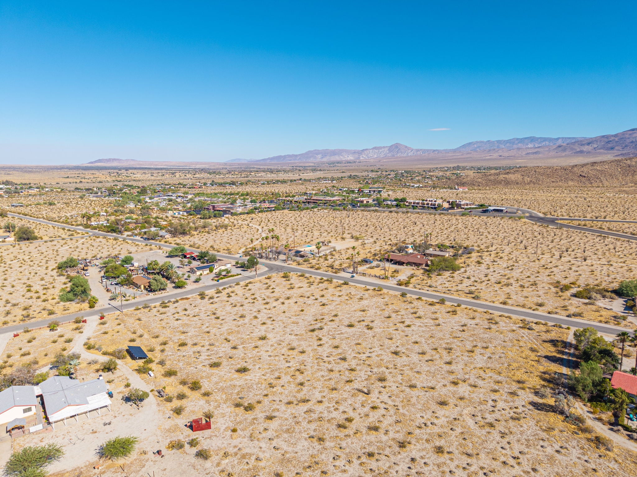 1.47 Acres Borrego Springs, San Diego County, CA (Power, Water, & Paved Road)