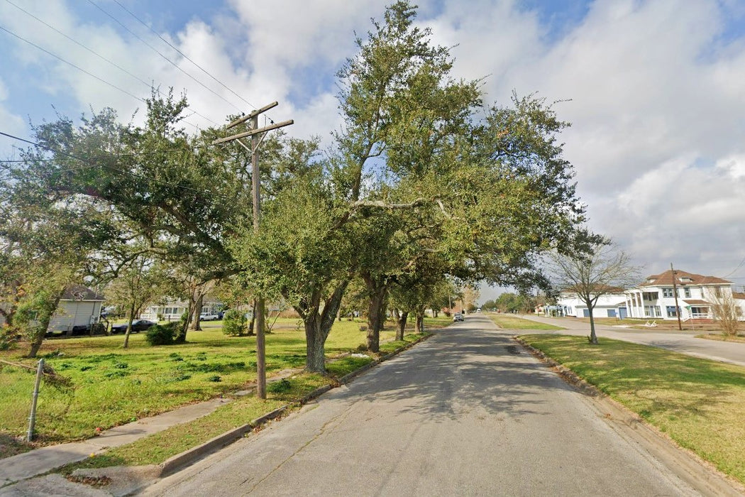 0.22 Acre Port Arthur, Jefferson County, TX (Power, Water, & Paved Road)