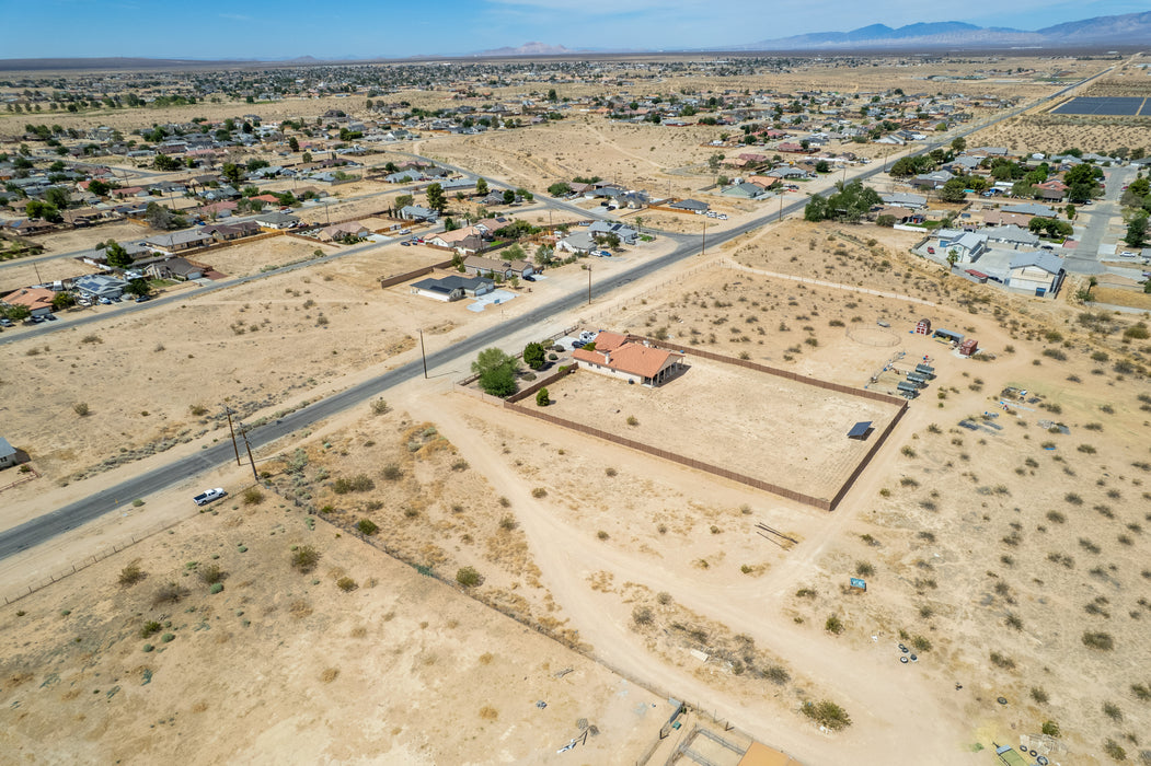 1.27 Acres California City, Kern County, CA (Power, Water, & Paved Road)