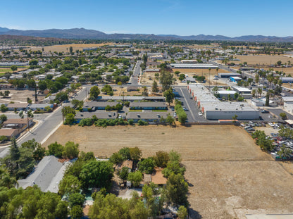 1.25 Acres San Jacinto, Riverside County, CA (Power, Water, & Paved Road)