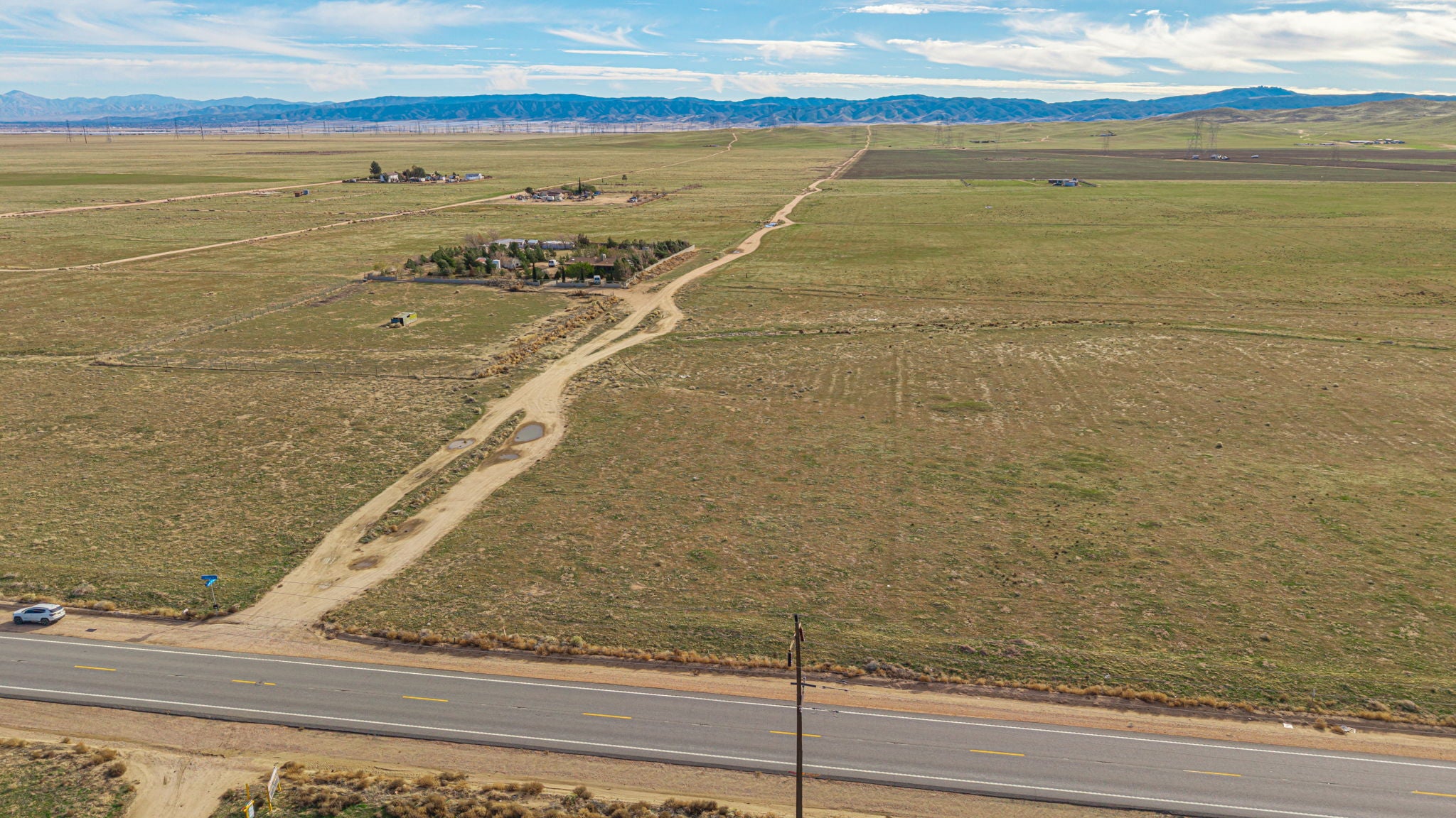 2.39 Acres Lancaster, Los Angeles County, CA (Power & Paved Road)