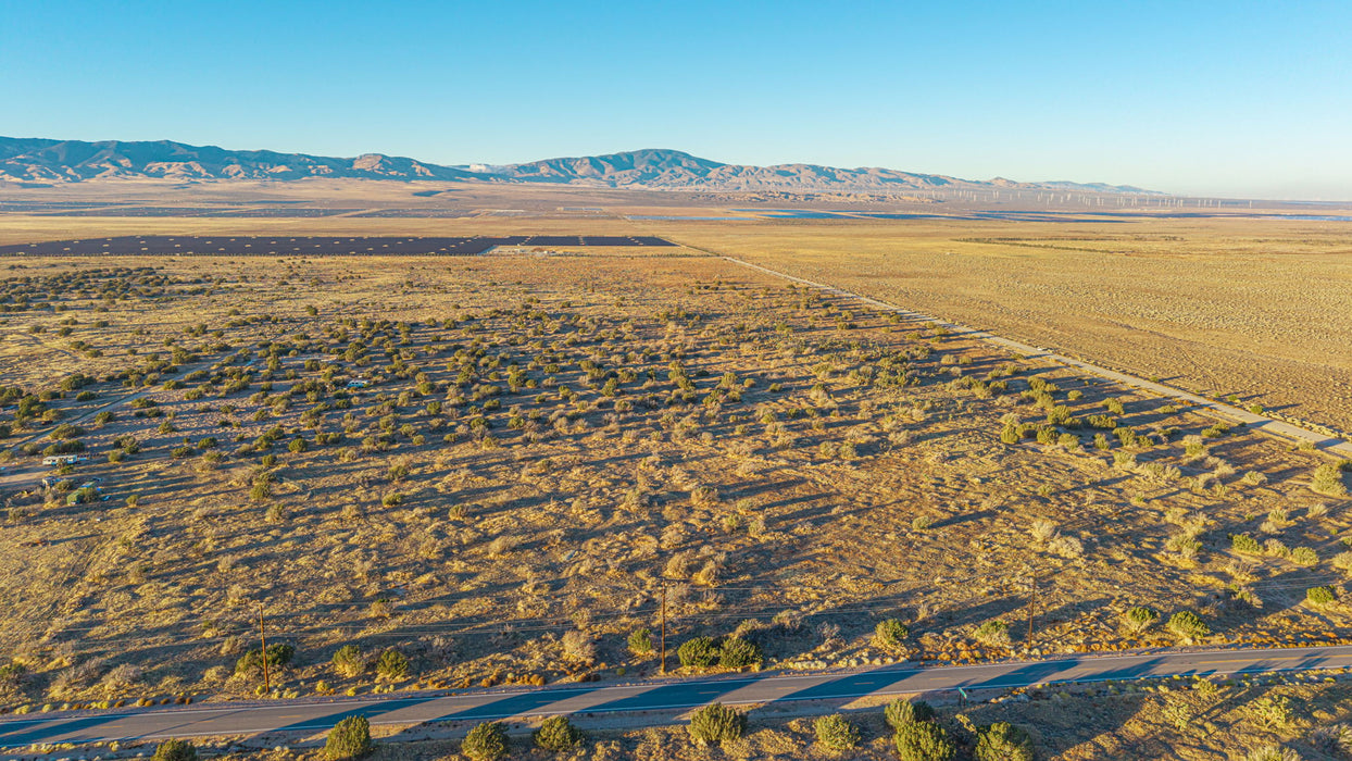 9.77 Acres Lancaster, Los Angeles County, CA (Power)