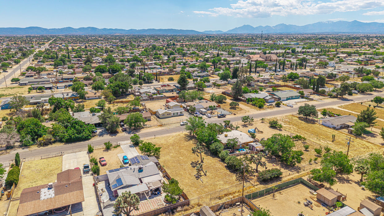 0.26 Acre Hesperia, San Bernardino County, CA (Power, Water, & Paved Road)