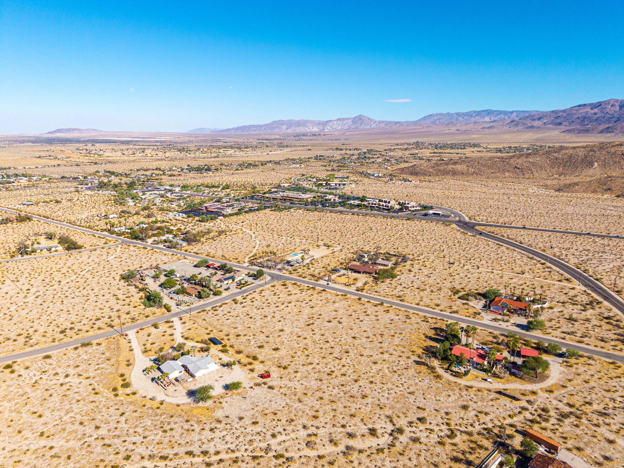 1.47 Acres Borrego Springs, San Diego County, CA (Power, Water, & Paved Road)