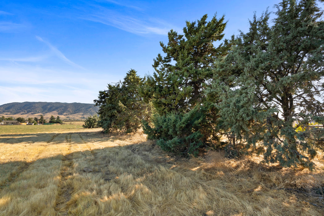 3.78 Acres Tehachapi, Kern County, CA (Power & Paved Road)