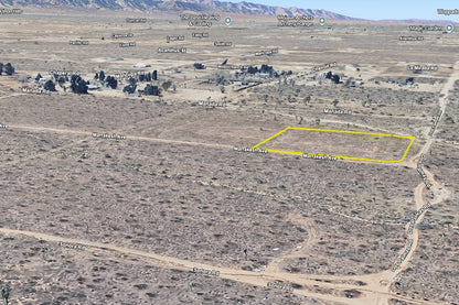 1.97 Acres Phelan, San Bernardino County, CA