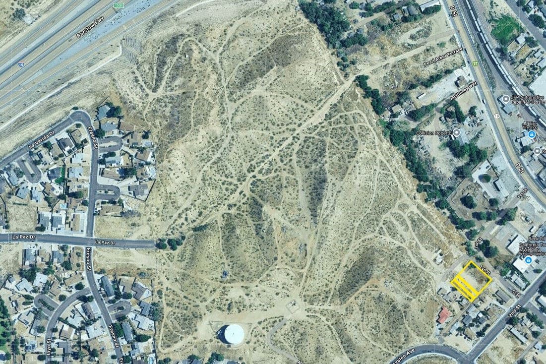 0.49 Acre Victorville, San Bernardino County, CA (Power, Water, & Paved Road)