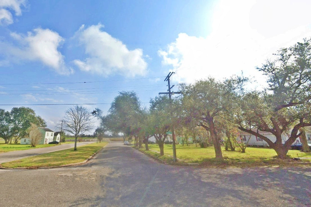 0.22 Acre Port Arthur, Jefferson County, TX (Power, Water, & Paved Road)