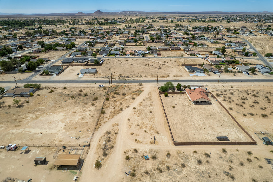 1.27 Acres California City, Kern County, CA (Power, Water, & Paved Road)