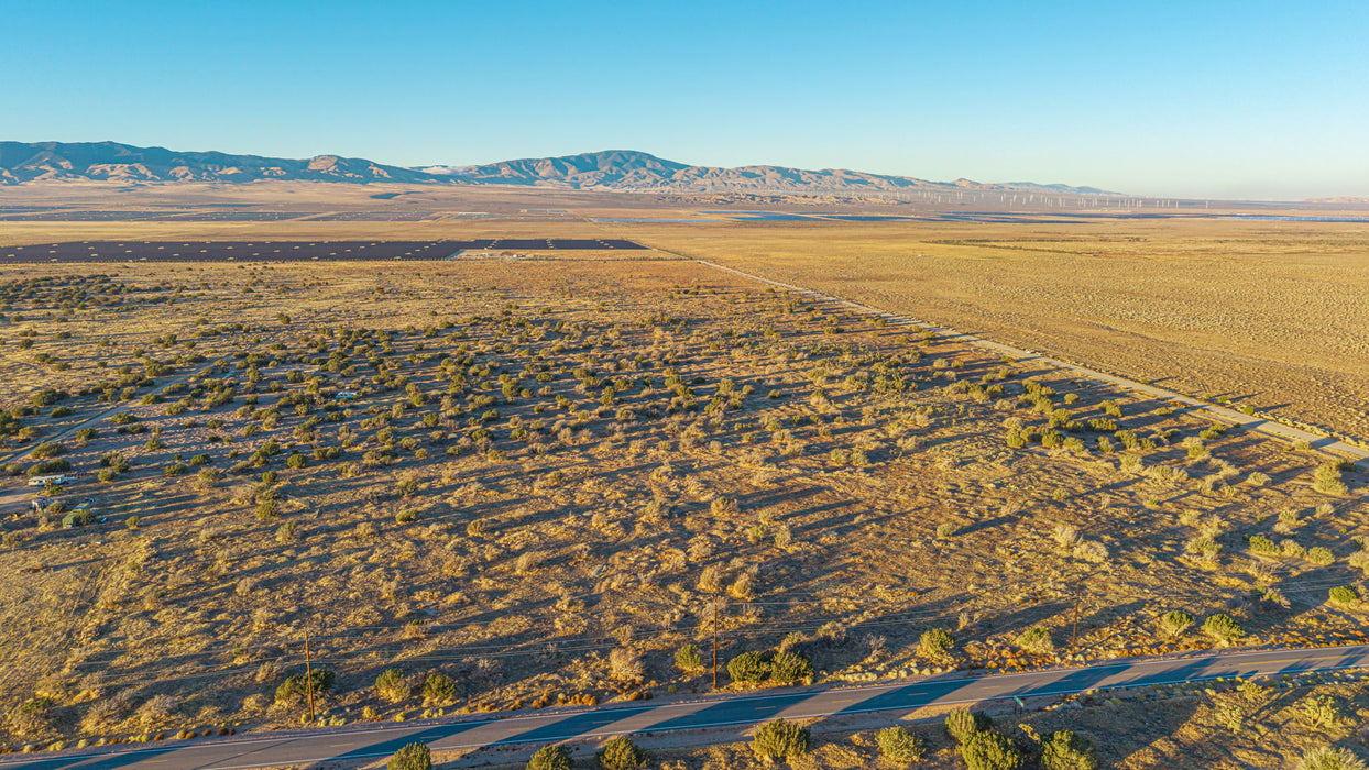 9.77 Acres Lancaster, Los Angeles County, CA (Power)