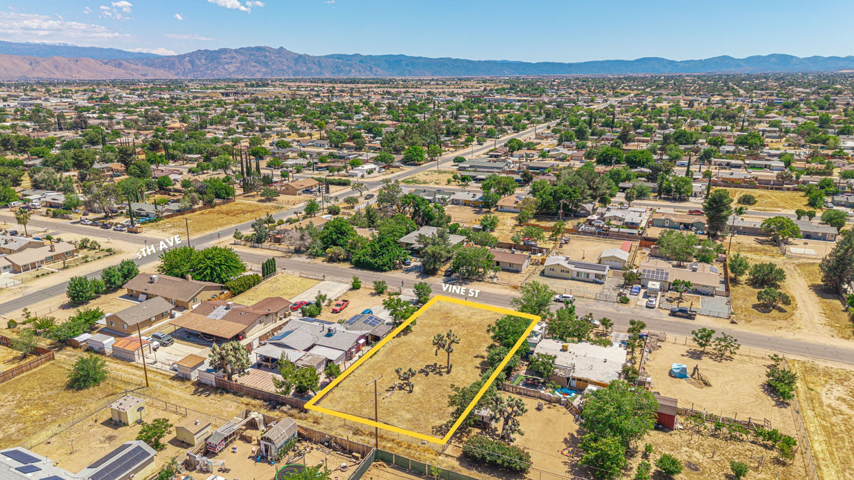0.26 Acre Hesperia, San Bernardino County, CA (Power, Water, & Paved Road)