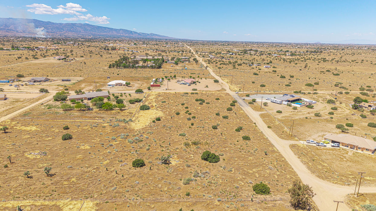 4.55 Acres Phelan, San Bernardino County, CA (Power & Water)