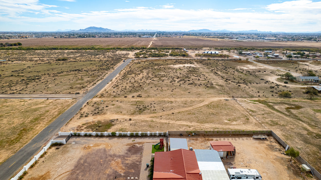 1.15 Acres Casa Grande, Pinal County, AZ (Power, Water, & Paved Road)