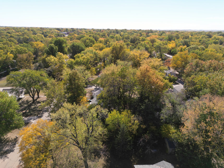 0.17 Acre Topeka, Shawnee County, KS (Power, Water, & Paved Road)