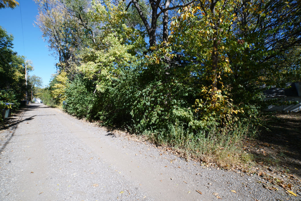 0.17 Acre Topeka, Shawnee County, KS (Power, Water, & Paved Road)