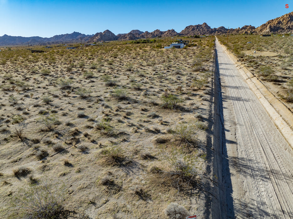 2.31 Acres Joshua Tree, San Bernardino County, CA (Power)