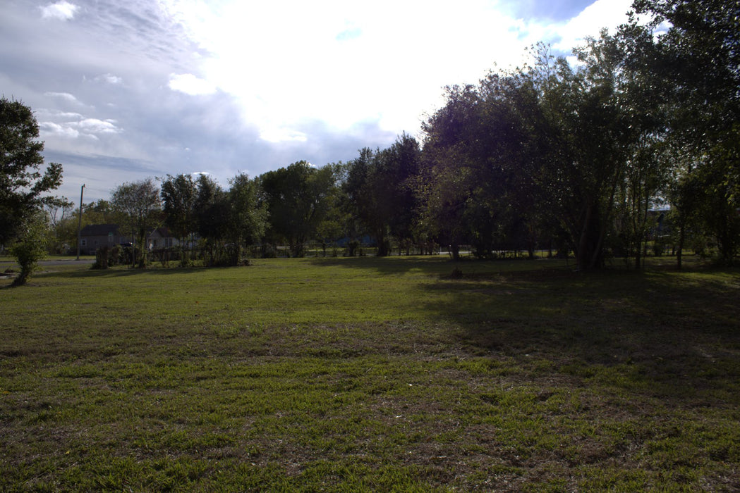 0.16 Acre Port Arthur, Jefferson County, TX (Power, Water, & Paved Road)