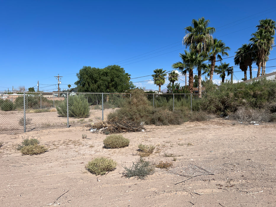 0.13 Acre Bullhead City, Mohave County, AZ (Power, Water, & Paved Road)