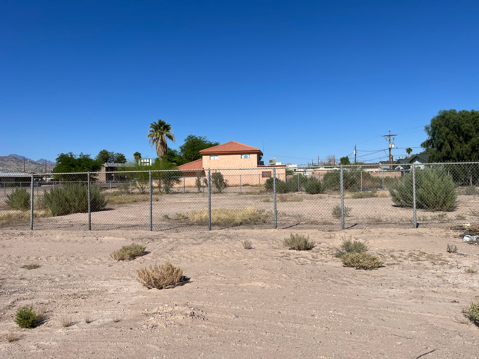 0.13 Acre Bullhead City, Mohave County, AZ (Power, Water, & Paved Road)