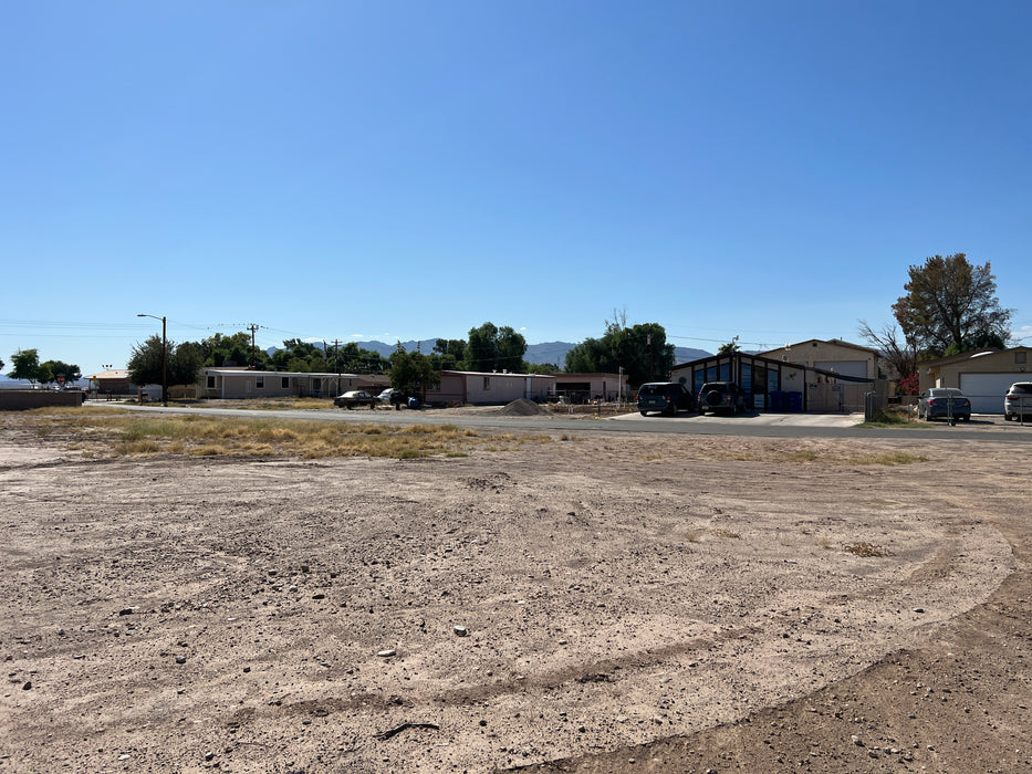 0.13 Acre Bullhead City, Mohave County, AZ (Power, Water, & Paved Road)