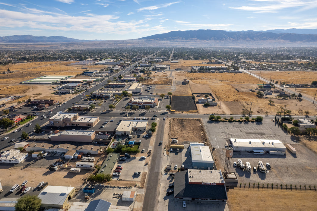 0.52 Acre  Hesperia, San Bernardino County, CA (Commercial Lot, Power, Water, & Paved Road)