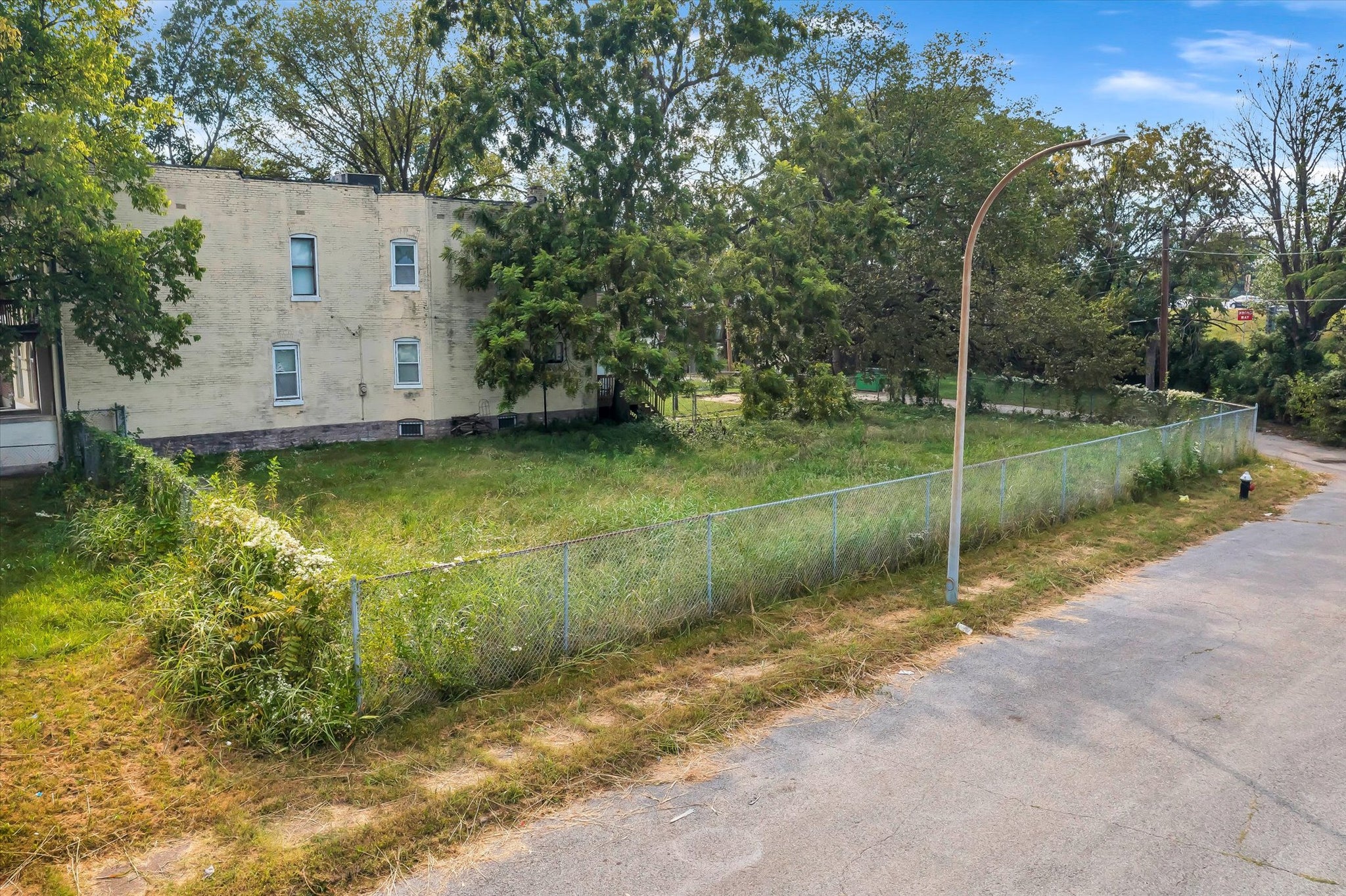 0.23 Acre Saint Louis, Saint Louis City County, MO (Power, Water, & Paved Road)