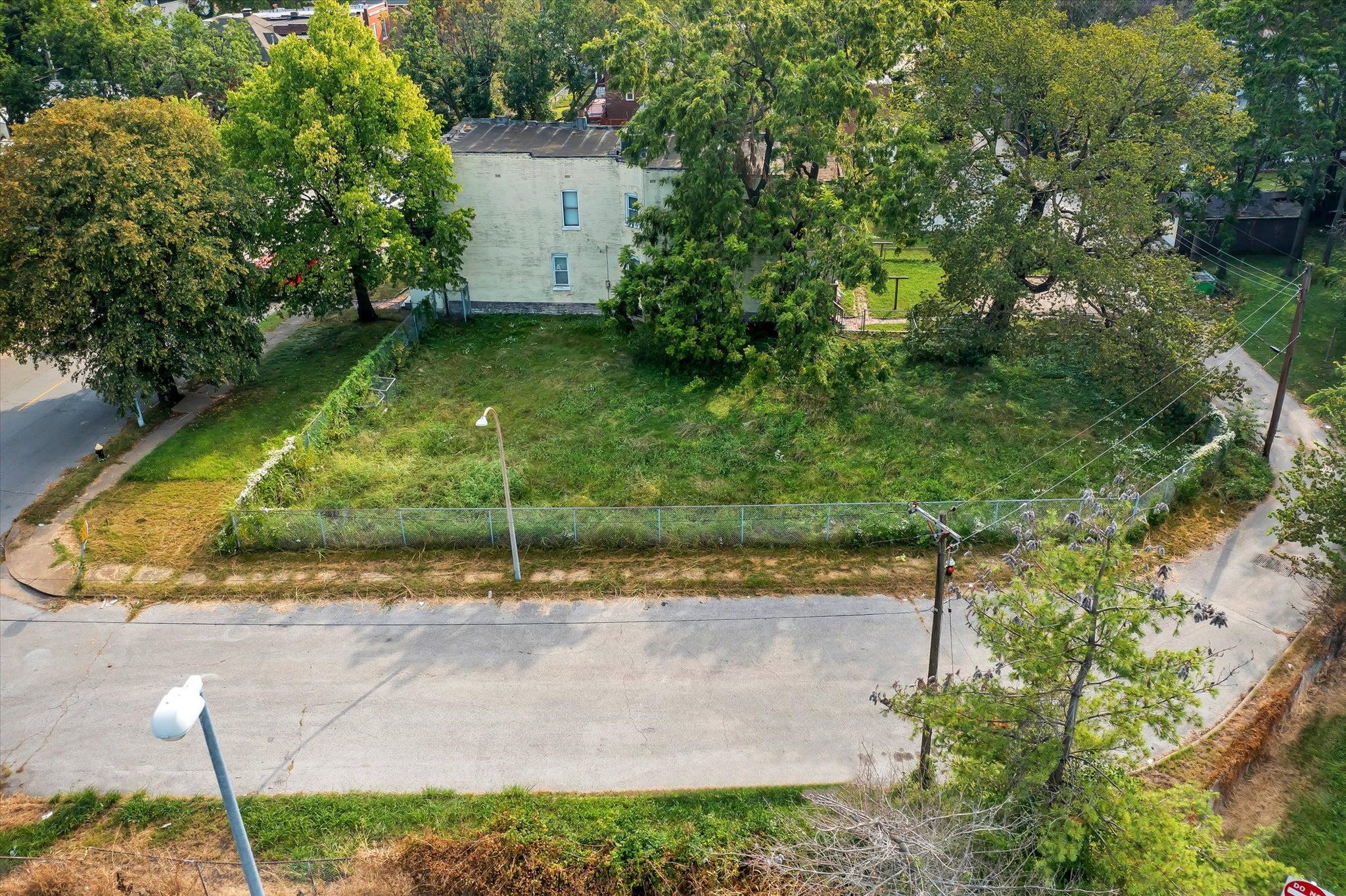 0.23 Acre Saint Louis, Saint Louis City County, MO (Power, Water, & Paved Road)