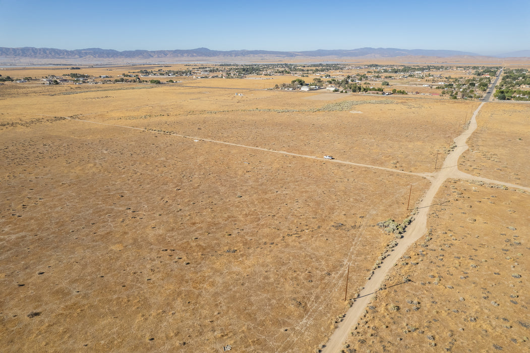 4.62 Acres Lancaster, Los Angeles County, CA (Power)