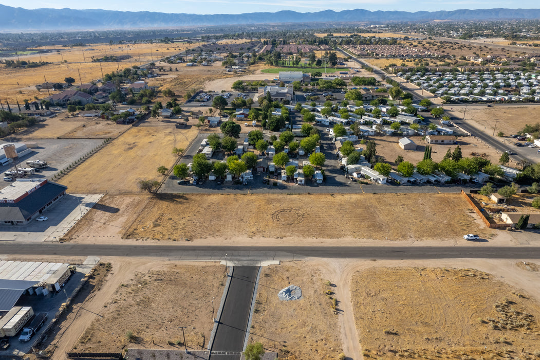 0.52 Acre  Hesperia, San Bernardino County, CA (Commercial Lot, Power, Water, & Paved Road)