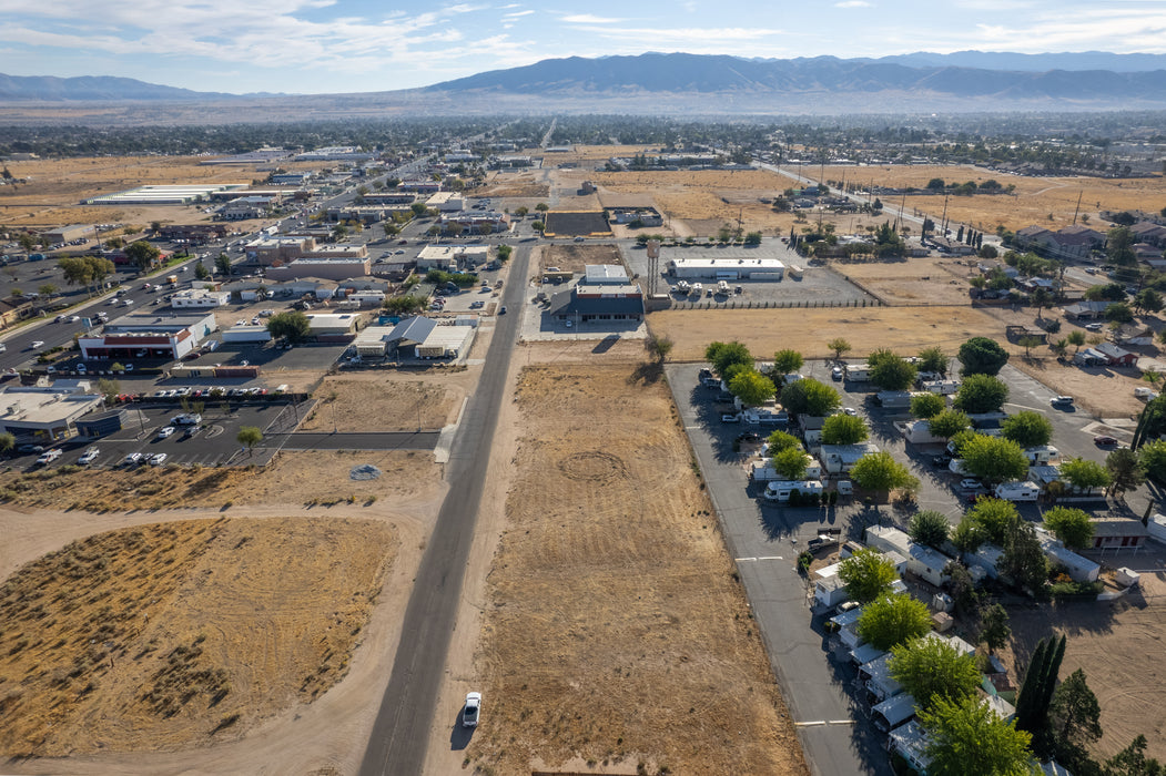 0.52 Acre  Hesperia, San Bernardino County, CA (Commercial Lot, Power, Water, & Paved Road)