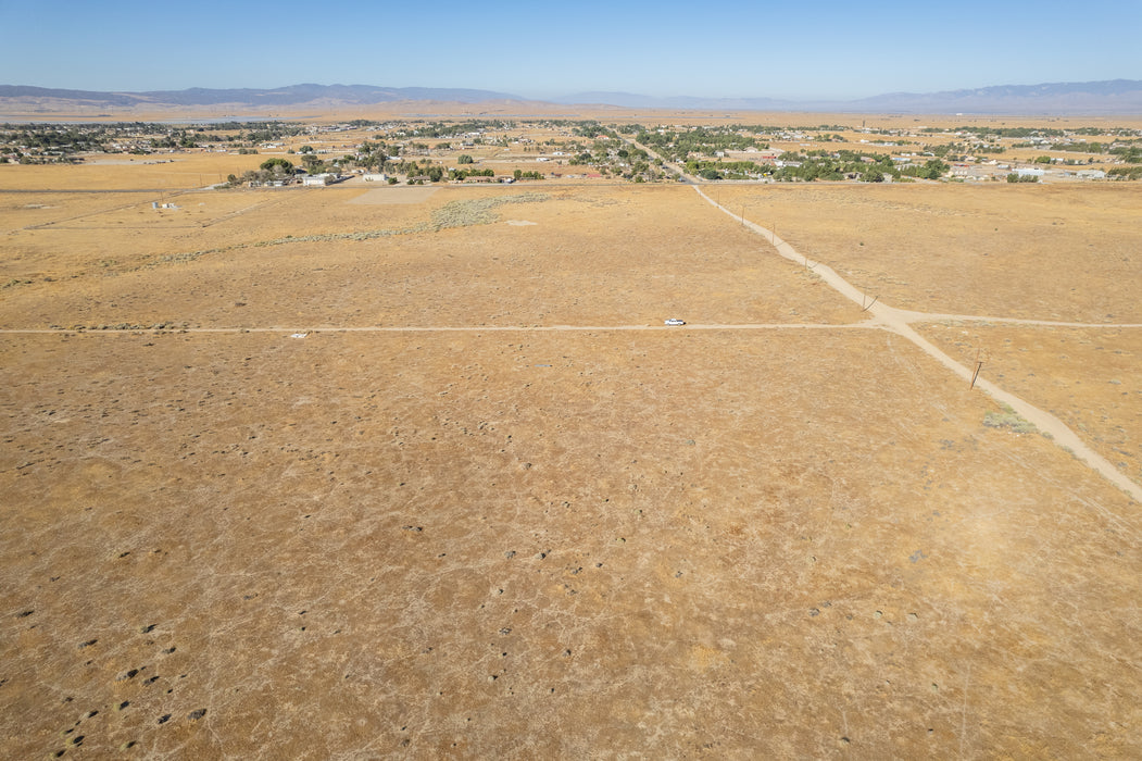 4.62 Acres Lancaster, Los Angeles County, CA (Power)