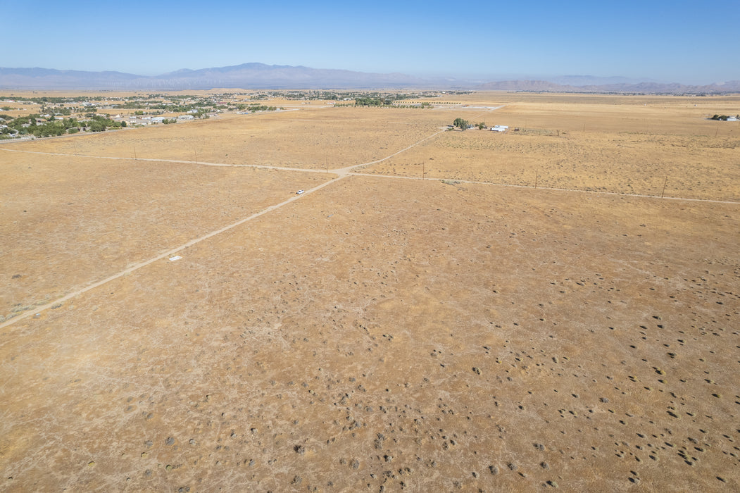 4.62 Acres Lancaster, Los Angeles County, CA (Power)