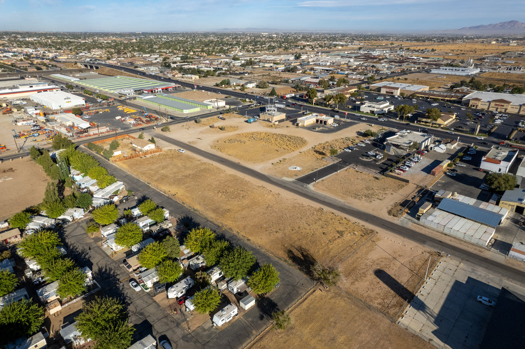 0.52 Acre  Hesperia, San Bernardino County, CA (Commercial Lot, Power, Water, & Paved Road)