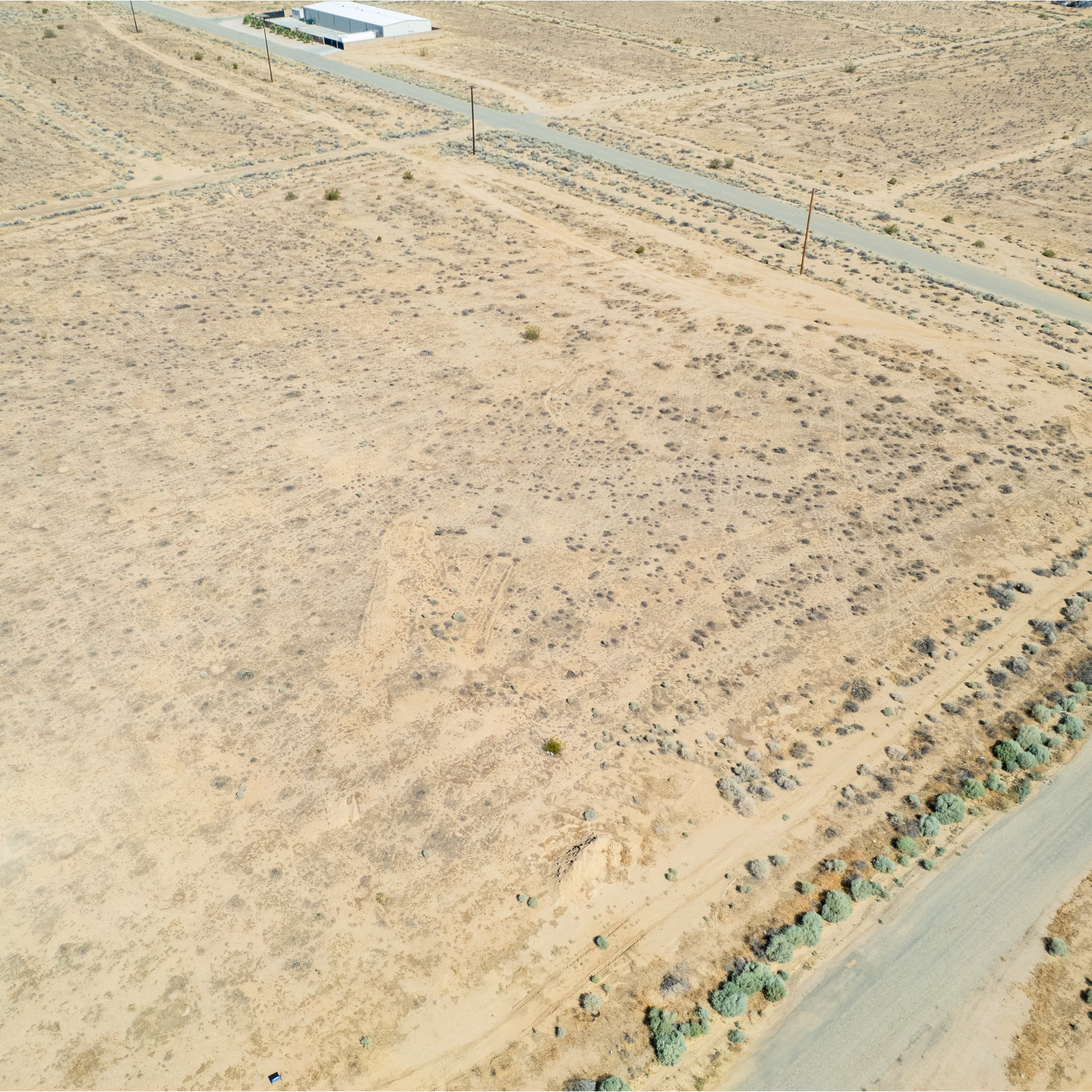 0.66 Acre California City, Kern County, CA (Water & Paved Road)