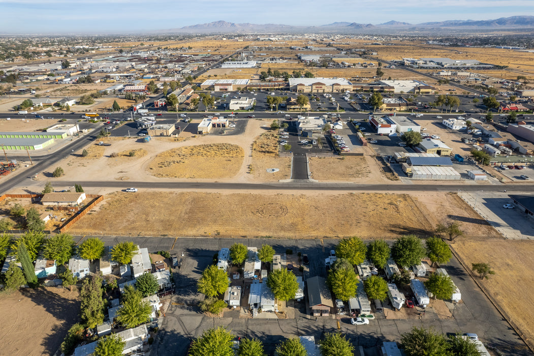 0.52 Acre  Hesperia, San Bernardino County, CA (Commercial Lot, Power, Water, & Paved Road)