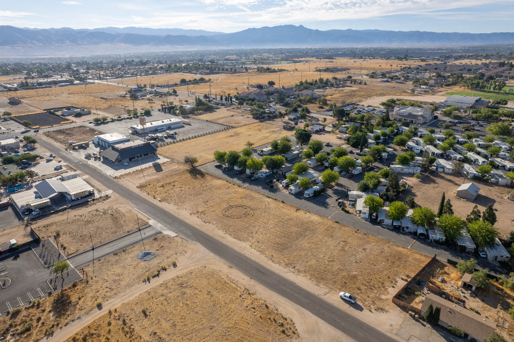 0.52 Acre  Hesperia, San Bernardino County, CA (Commercial Lot, Power, Water, & Paved Road)