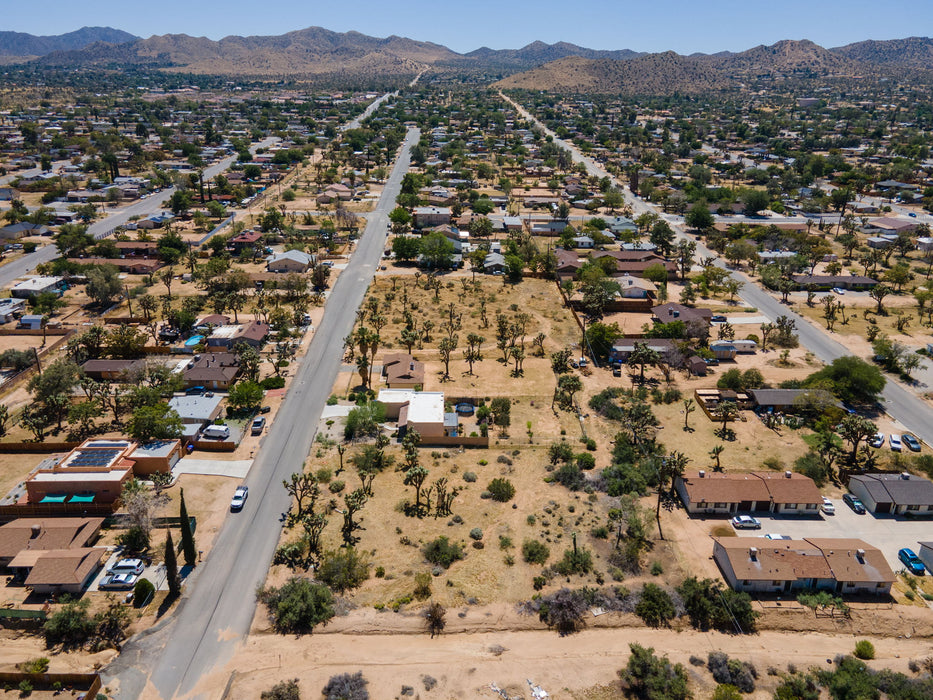 0.33 Acre Yucca Valley, San Bernardino County, CA (Power, Water, & Paved Road)