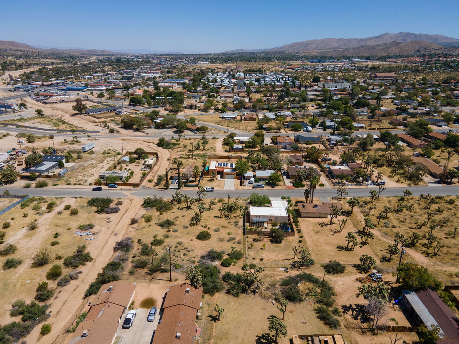 0.33 Acre Yucca Valley, San Bernardino County, CA (Power, Water, & Paved Road)