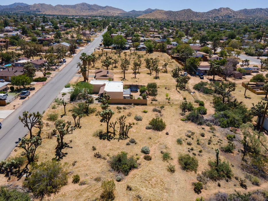 0.33 Acre Yucca Valley, San Bernardino County, CA (Power, Water, & Paved Road)