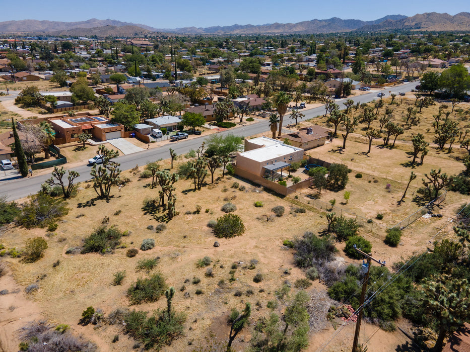 0.33 Acre Yucca Valley, San Bernardino County, CA (Power, Water, & Paved Road)