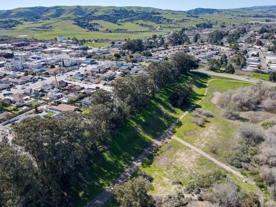 1.57 Acre Orcutt, Santa Barbara County, CA (Power, Water & Paved Road)