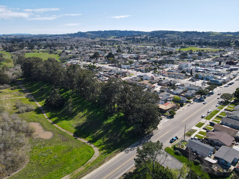 1.57 Acre Orcutt, Santa Barbara County, CA (Power, Water & Paved Road)