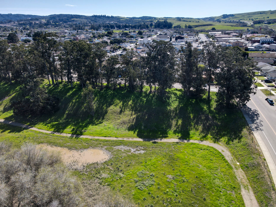 1.57 Acre Orcutt, Santa Barbara County, CA (Power, Water & Paved Road)