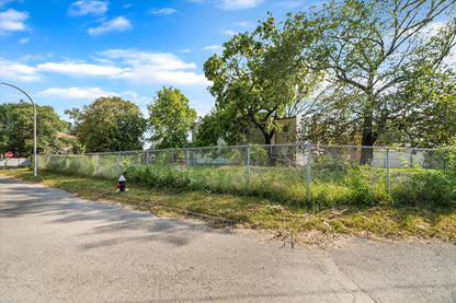 0.23 Acre Saint Louis, Saint Louis City County, MO (Power, Water, & Paved Road)