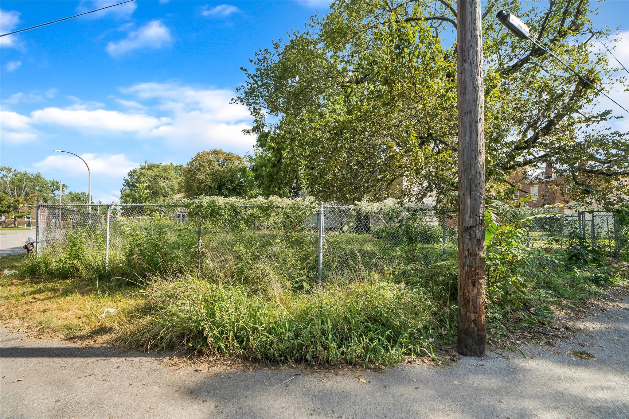 0.23 Acre Saint Louis, Saint Louis City County, MO (Power, Water, & Paved Road)