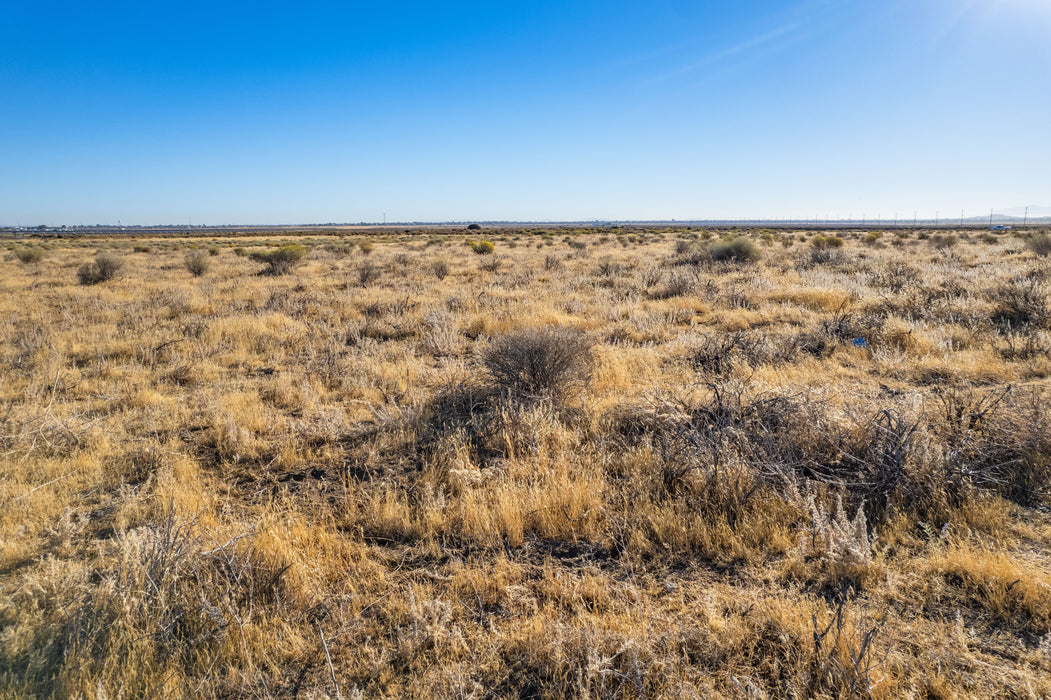 7.75 Acres Lancaster, Los Angeles County, CA (Paved Road)