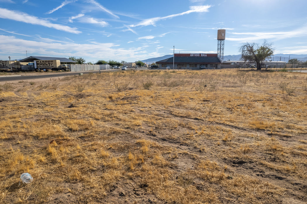 0.52 Acre  Hesperia, San Bernardino County, CA (Commercial Lot, Power, Water, & Paved Road)