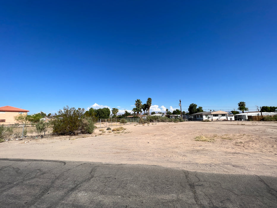 0.13 Acre Bullhead City, Mohave County, AZ (Power, Water, & Paved Road)