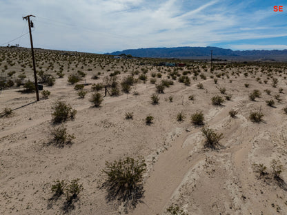 20 Acres Twentynine Palms, San Bernardino County, CA (Power & Water)
